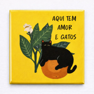 Ímã gatinho preto tem amor e gatos